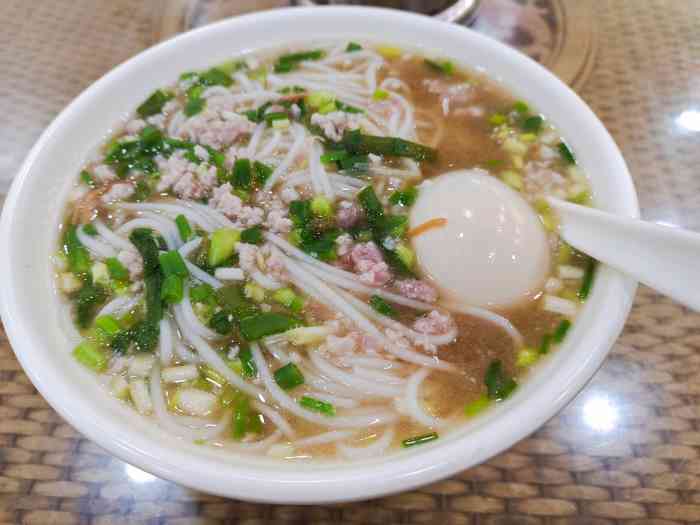 碎肉粉,还有一只卤蛋,9元一碗,超值069/人打分2020年10月5日超能吃.