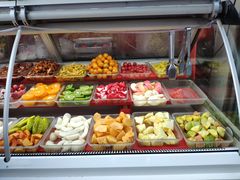 自助取餐区-老炳·七丛松甘草水果