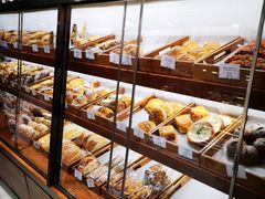面包甜点陈列柜-莉莲蛋挞(大华悦沢书店)
