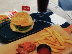 -必胜客餐厅(昆百大泰业城店)