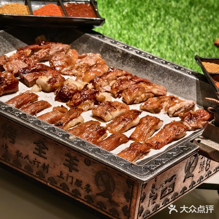 吃羊就去，郭靖烤全羊准没错！ 