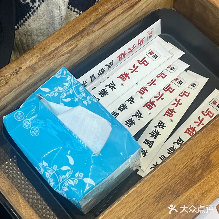美食打卡！这家冒菜的套餐给的超级实在呀！