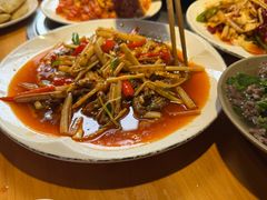 -大众跷脚牛肉馆·非遗传承单位(峨眉山店)