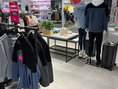 -唯品会(泽胜中央广场店)