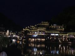 -临江餐馆二楼美食部落