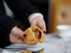 一口鲍鱼酥-夏宫中餐厅(静安香格里拉店)