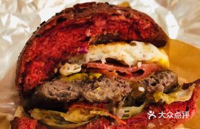 Manhattan Monster Classic Burger