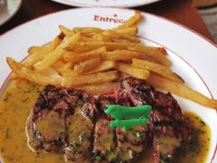 烤新西兰草饲肉眼扒配香草牛油汁-Entrecôte 法国牛扒馆(保利·时光里店)