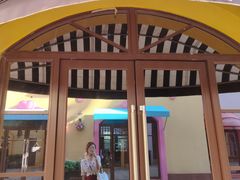 -湖北文旅洪宾红莲湖酒店