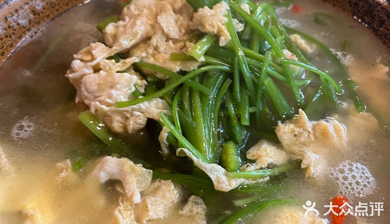 终于吃到了心心念念的手抓饭!来丽江古城一定要去