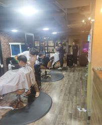 -青木造型HAIR·あおき髪を刈る潮人店