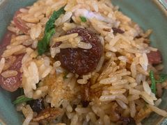 广式腊味煲仔饭-狐狸爱上椰子鸡(滨江星光大道店)