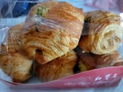 -红宝石·鲜奶小方·海派西点房(丰庄店)