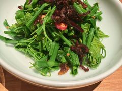 油鸡枞丝瓜尖-一坐一忘云南菜(北京skp店)