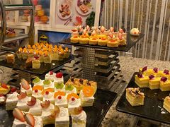 -怡豪大饭店·银顶旋转餐厅