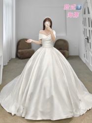 -洋洋婚纱品牌集合店