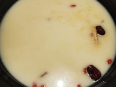 -洪氏嗨捞·广东猪肚鸡·椰子鸡火锅(西咸万象城店)
