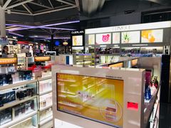 -日上免税店(三径路t3店)