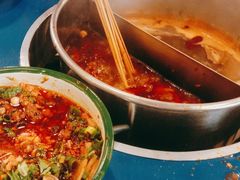 -马路边边串串香形象店(磐石路店)
