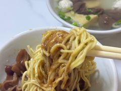 -松树干拌面店