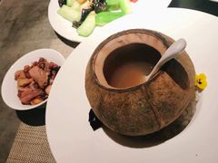 椰子八宝鸡汤-闻见中国海南菜(K11店)