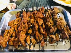烤羊肉串-炕锅羊肉土火锅面片大王
