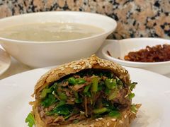 烧饼夹牛肉-护国寺小吃(地安门店)