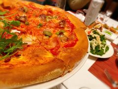芝士披萨-WOLFGANG PUCK KITCHEN & BAR(迪士尼小镇店)