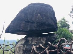 -梭布垭石林景区