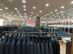 -肃宁华斯国际裘皮城