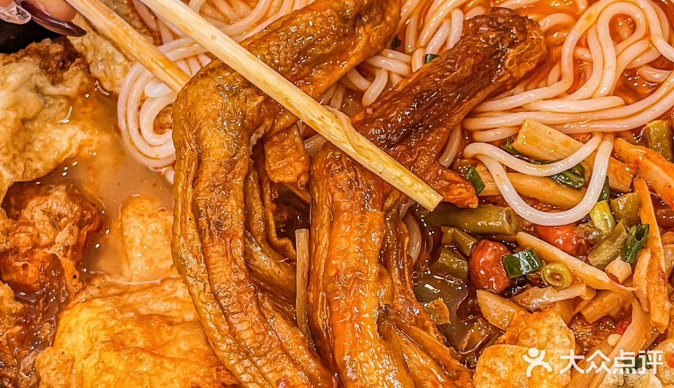 吸满了汤汁的感觉真的太棒了～滑滑糯糯的粉结合汤汁！