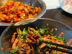 -昱龙大盆牛蛙馆(三兴街总店)