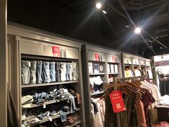 -Hollister(天环广场店)