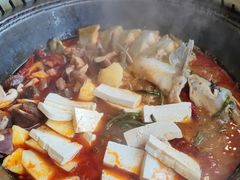 -田家大院东北农家菜铁锅炖(西安总店)