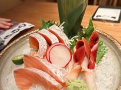 三文鱼腩-鱼跃食堂·精致寿司(东林美域店)