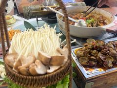 -刘姐啤酒鱼民族演艺餐厅(西街总店)