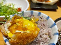 酥炸猪肉裹温泉蛋-胜博殿日式炸猪排(悠唐店)