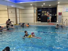 -小海豚国际游泳培训中心(浦东塘桥店)