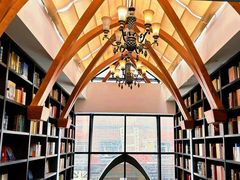 -钟书阁(松江泰晤士小镇店)