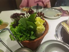 -洪氏嗨捞·广东猪肚鸡·椰子鸡火锅(西咸万象城店)