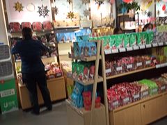 零售区-良品铺子(白云新世界店)