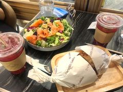 三文鱼牛油果沙拉-THE WOODS 简餐 (国贸商城店)