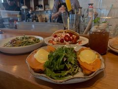 -ROAST coffee & eatery