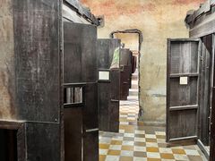 -吐斯廉屠杀博物馆