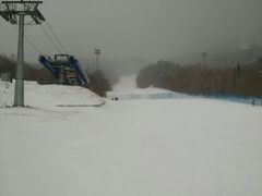 -亚布力新体委滑雪场