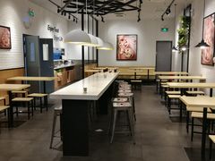 大堂-吉祥馄饨(虹桥火车站店)