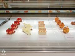 -潮一不贰·法式甜品·生日蛋糕·西式简餐(外滩店)