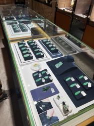 -北京七彩云南翡翠珠宝旗舰店(月坛店)