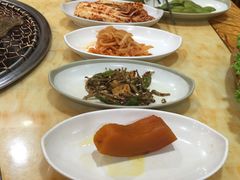 -牛信亭韩国料理·炭火烤肉(紫藤路店)