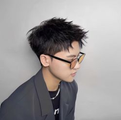 -尤司男士国潮理发馆